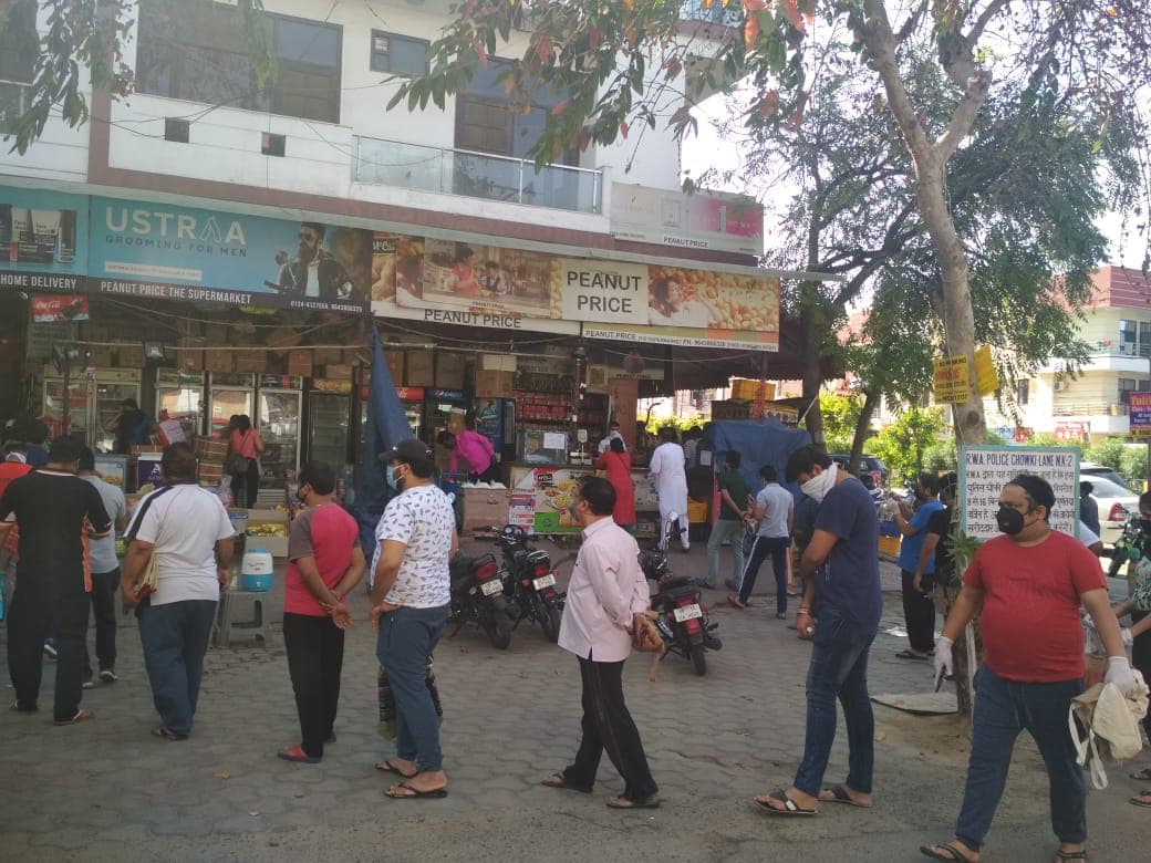 Lockdown Big Relief : कुछ शर्तों के साथ खुलीं देशभर में दुकानें, पर इन जगहों पर नहीं मिली राहत