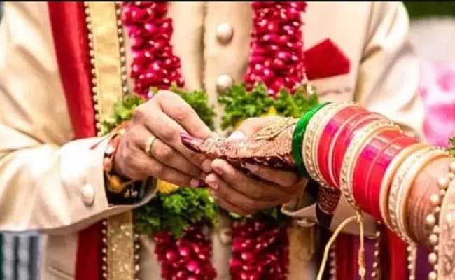 सात फेरों पर कोरोना का साया, गुजरात में 30,000 शादियां टाली गयी