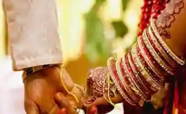 Coronavirus outbreak : 'लॉकडाउन' से शादी-ब्याह पर लगा ब्रेक, शुभ मुहूर्त के बावजूद एक-दूजे का होने के लिए अभी करना होना इंतजार!