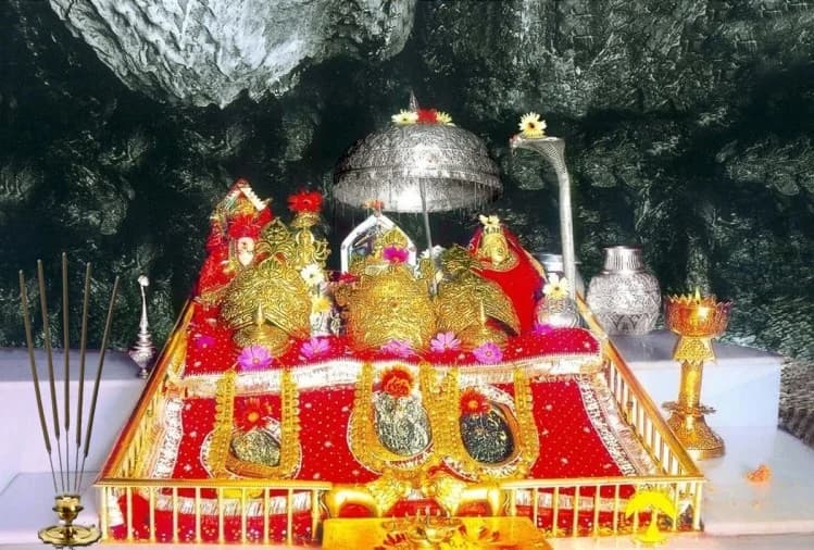 वैष्णो देवी मंदिर में भक्तों ने लगया सोने-चांदी का अंबार, 18 सौ किलो सोना, 47 सौ किलो चांदी, चढ़ावे की रकम देखकर हो जाएंगे दंग