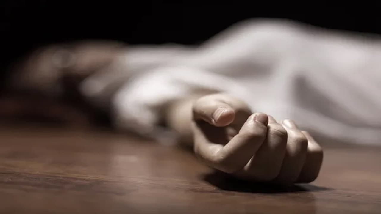 बिहार: बेगूसराय में रेल यात्री की इलाज के दौरान मौत, ट्रेन में मिला था बेहोश, नशा खुरानी गिरोह पर शक