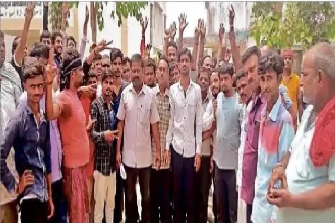 मुंगेर में परिवहन विभाग व ऑटो चालक संघ के बीच वार्ता,  किराये पर नहीं बनी बात