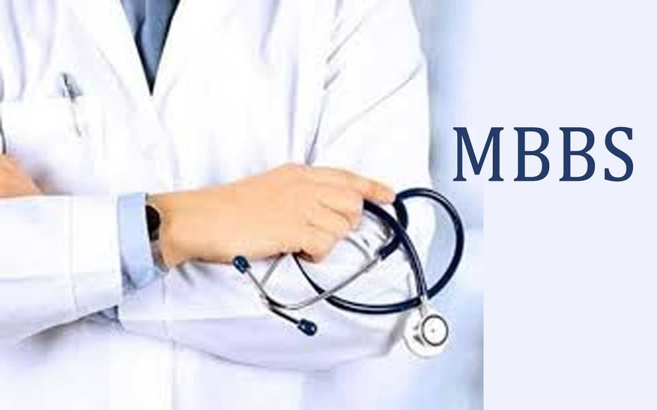 तमिलनाडु के सरकारी मेडिकल कॉलेजों में 25% MBBS सीटें खाली हैं, जानें क्या है वजह तमिलनाडु के सरकारी मेडिकल कॉलेजों में 25% MBBS सीटें खाली हैं, जानें क्या है वजह