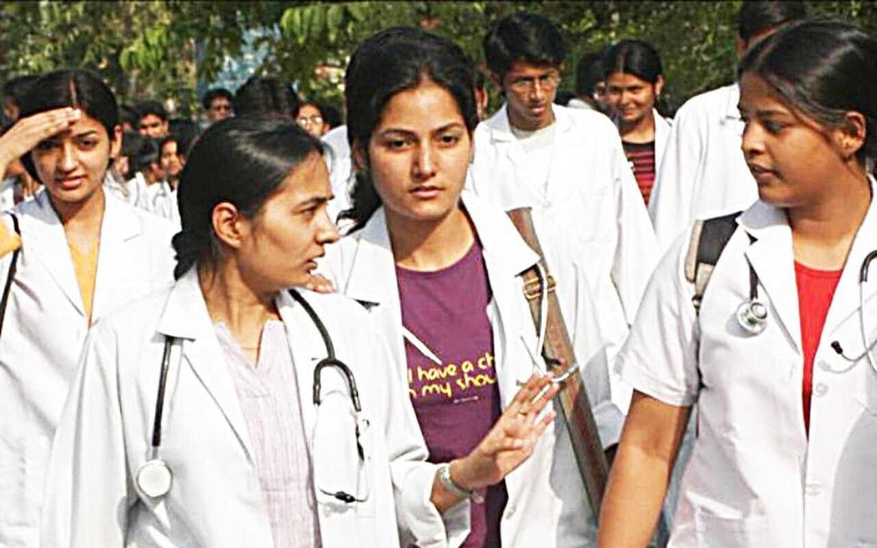 PG Medical Admission: पीजी मेडिकल में दाखिले के लिए अब सिर्फ होगी ऑनलाइन काउंसलिंग
