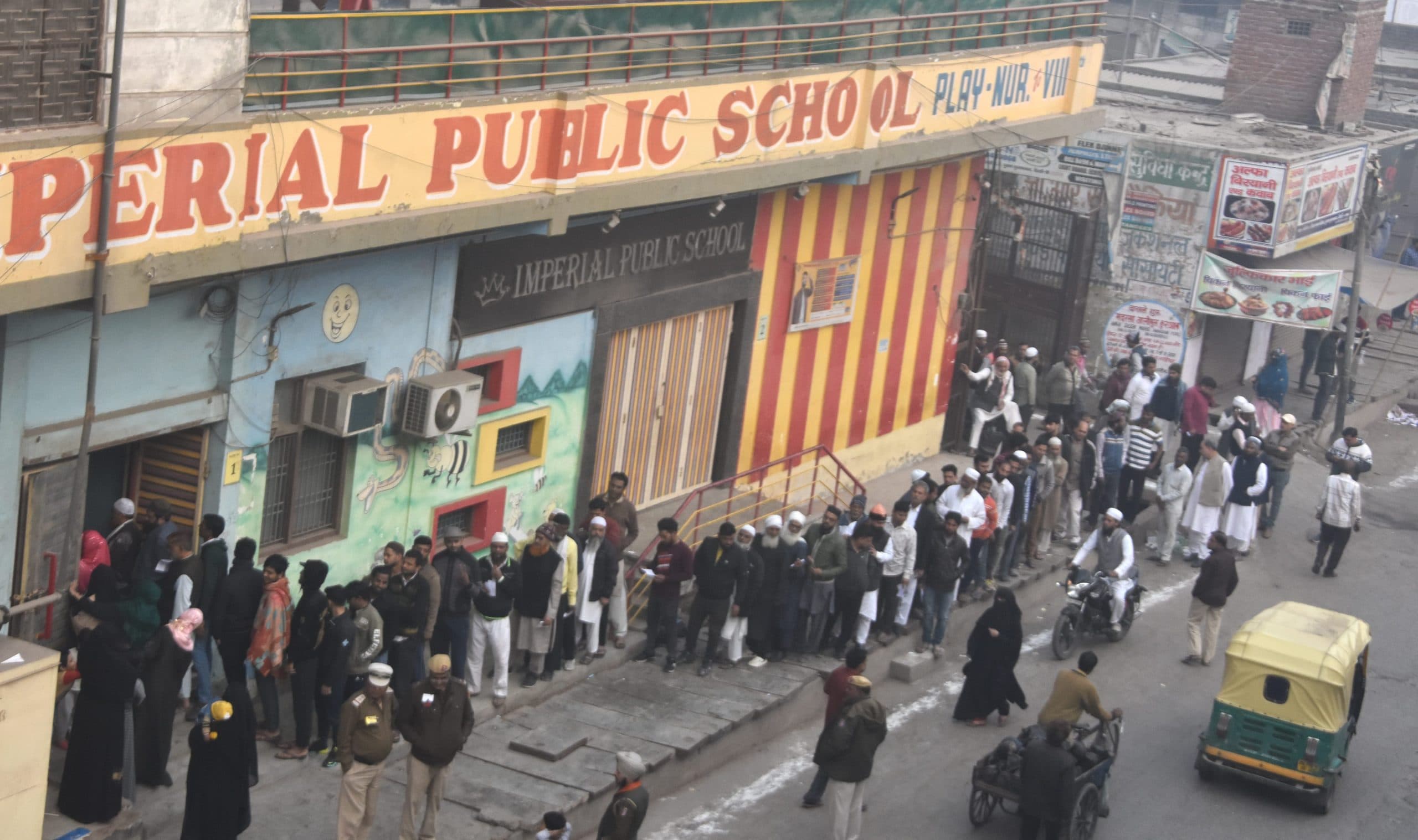 Delhi MCD Election 2022: एमसीडी चुनाव में करीब 50 फीसदी मतदान, EVM में कैद हुई 
उम्मीदवारों की किस्मत