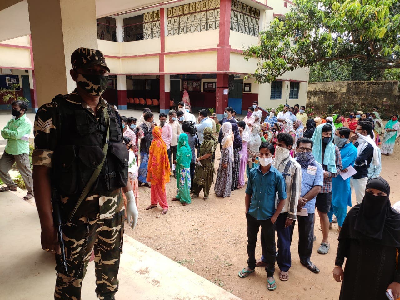 Madhupur By Election 2021 LIVE : कोरोना के बढ़ते संक्रमण के बीच मधुपुर उपचुनाव संपन्न, प्रत्याशियों की किस्मत EVM में लॉक, 2 मई को काउंटिंग