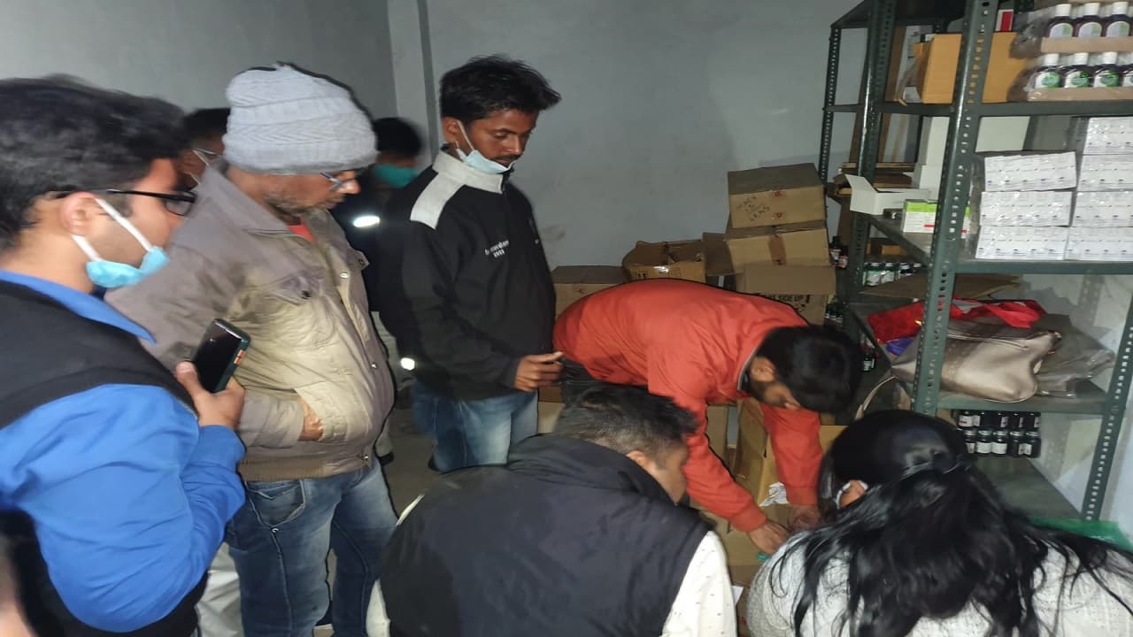 Jharkhand News: झारखंड के कोडरमा में सील किए गए दवा गोदाम से गायब हुईं प्रतिबंधित दवाइयां, एफआईआर दर्ज