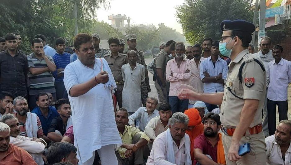 Deepak Murder: दीपक का कटा सिर देखकर फूटा परिजनों का गुस्सा, लगाया जाम, काम नहीं आया पुलिस का आश्वासन