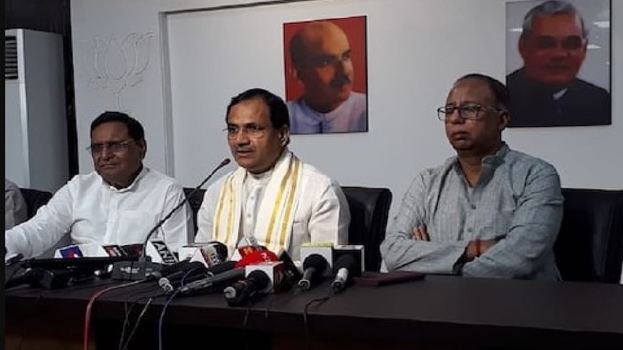 ‍Bihar: उर्वरक मंत्री भगवंत खुबा ने कृषि मंत्री पर लगाया गंभीर आरोप, कहा- कालाबाजारी कर कमा रहे पैसा