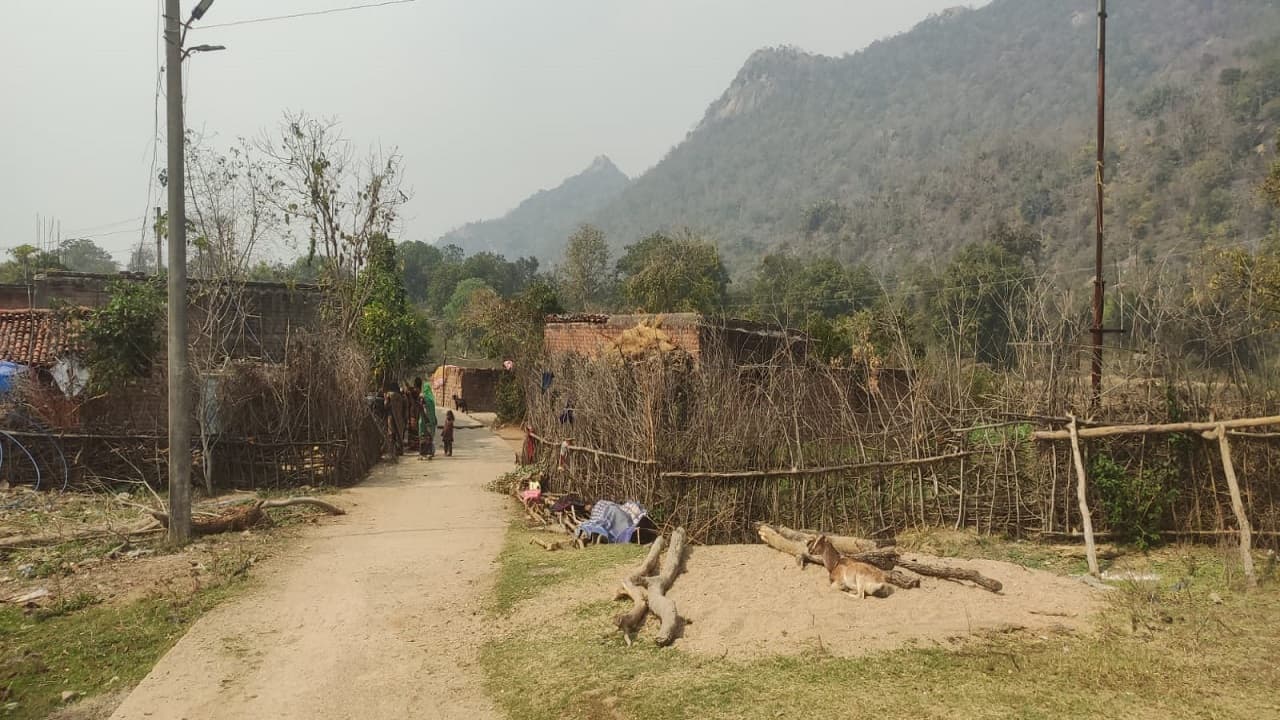 Jharkhand News: झारखंड का एक गांव, जहां कोई नहीं चाहता था अपनी बेटी ब्याहना, सरकारी योजना ने तोड़ दी मिथक