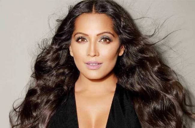 Corona के कारण दुबई में 4 हफ्तों से फंसी ये एक्‍ट्रेस, टालनी पड़ी शादी