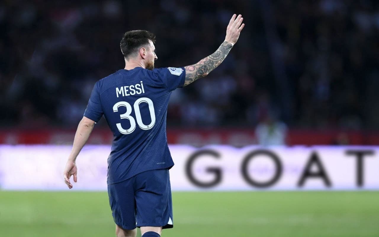 UEFA: PSG के चैपियंस लीग से बाहर होने पर भड़का फैन, Messi को धक्का देने की कोशिश की, वीडियो वायरल
