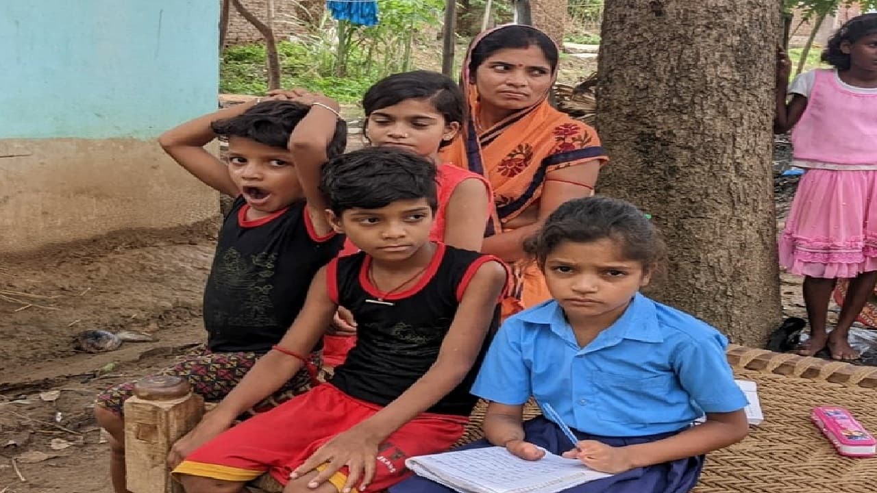 जमुई की करीना को उंगलियां ना होने का अफसोस नहीं, बोली बस पढ़ना चाहती हूं, बनना चाहती है डॉक्टर