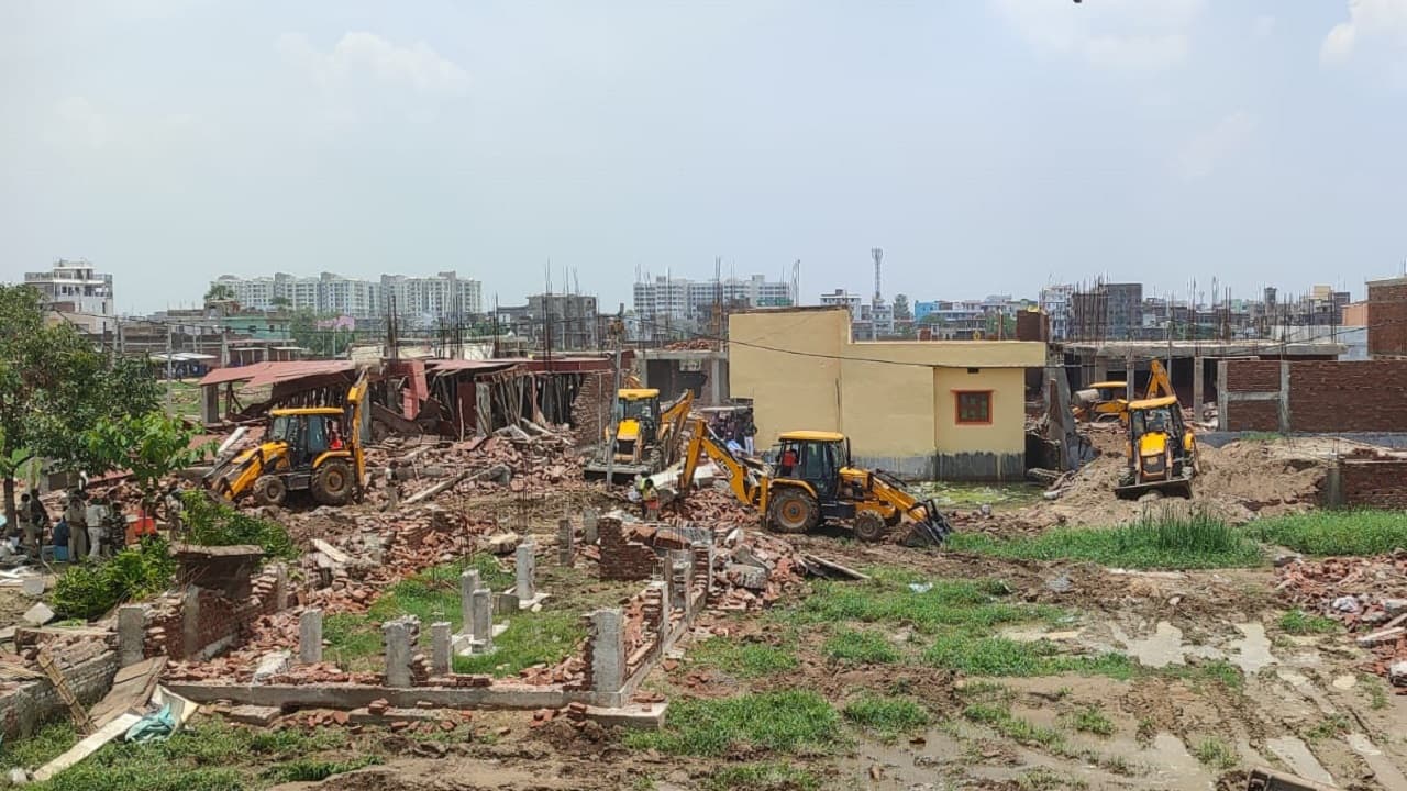 राजीव नगर में तोड़े जा रहे 70 घर, तैनात करनी पड़ी 2000 पुलिस फोर्स, जानें क्या और क्यों है पूरा विवाद