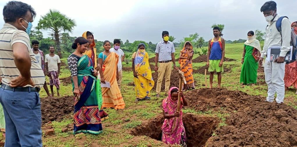 झारखंड की अकुशल ग्रामीण महिलाएं मनरेगा से बन रहीं हुनरमंद, प्रशिक्षण के जरिए ऐसे बनाया जा रहा सशक्त झारखंड की अकुशल ग्रामीण महिलाएं मनरेगा से बन रहीं हुनरमंद, प्रशिक्षण के जरिए ऐसे बनाया जा रहा सशक्त