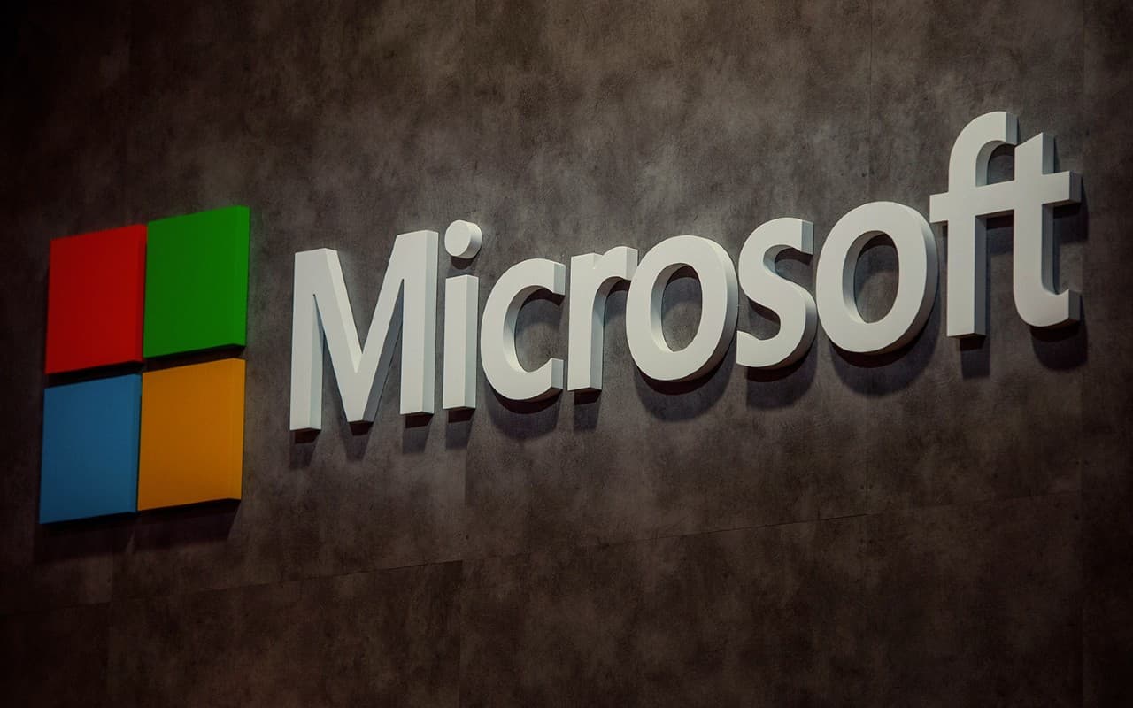 Microsoft vs Apple: माइक्रोसॉफ्ट छीन सकता है ऐपल से सबसे बड़ी कंपनी का ताज ! जानें पूरा मामला