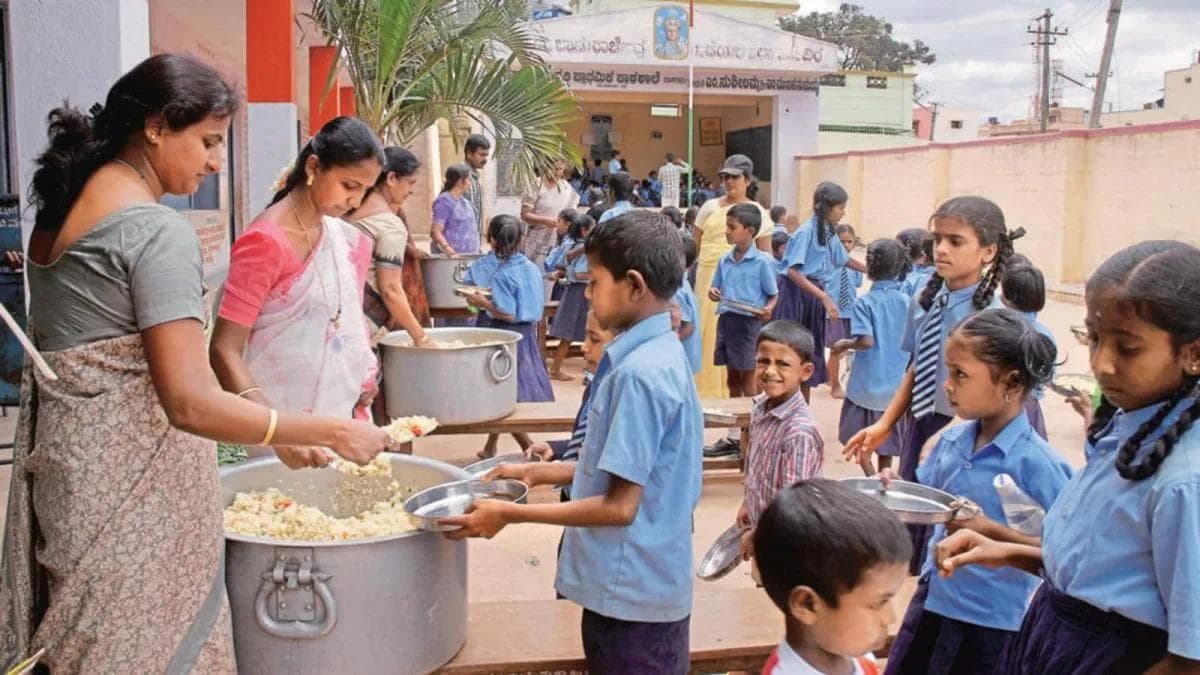 मुजफ्फरपुर समेत 10 जिलों में मिड डे मिल से मुक्त हुए हेडमास्टर, जानिए किसे मिली जिम्मेदारी