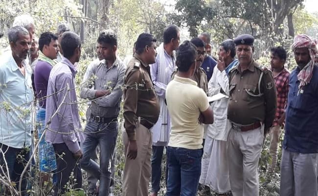 ससुराल गये युवक का बगीचे में मिला अधजला शव