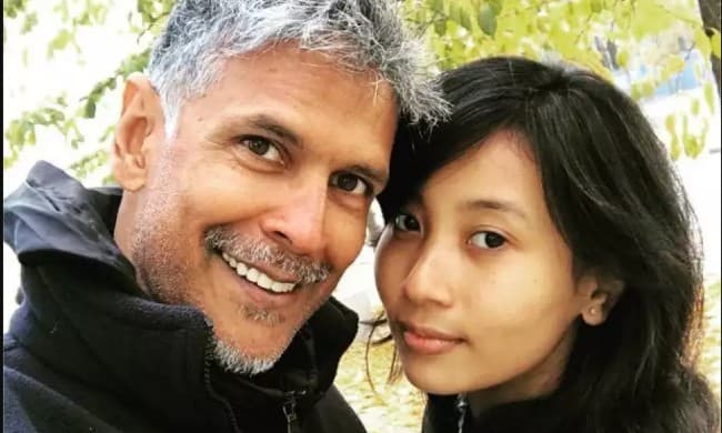 मिलिंद सोमन से पूछा गया सवाल- कम उम्र की महिला पार्टनर के साथ रिश्ते में क्या बढ़ जाती है चीटिंग की संभावना? मिला कमाल का जवाब