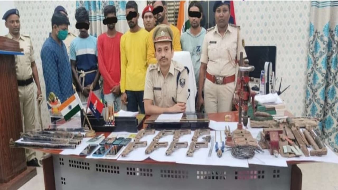 बिहार के जमुई और शेखपुरा में बन रहा था मौत देने वाला सामान, गांव में चल रही थी मिनी गन फैक्ट्री..