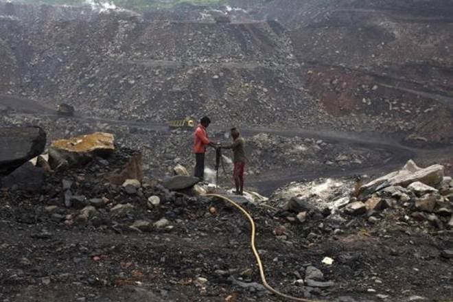 बंद पड़ी खदानों को चालू कर उद्योग को दिया जाये बढ़ावा
