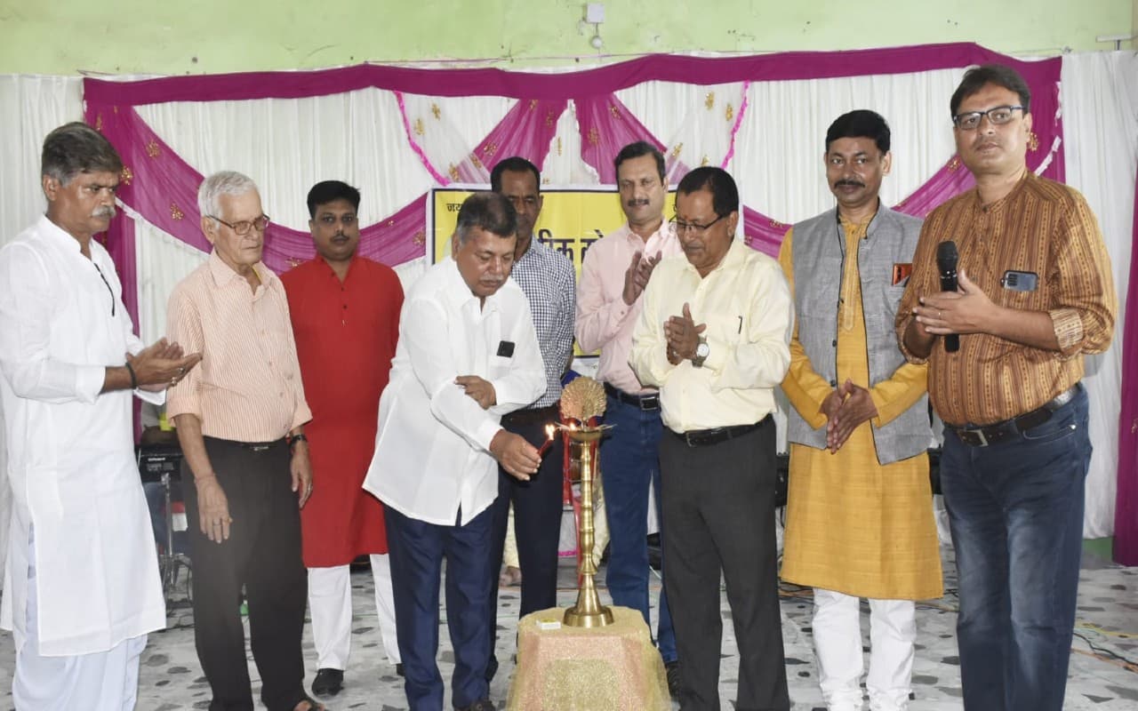 Bihar Election 2020 : तेज प्रताप ने हसनपुर से भरा पर्चा, कल नामांकन करेंगे तेजस्वी यादव