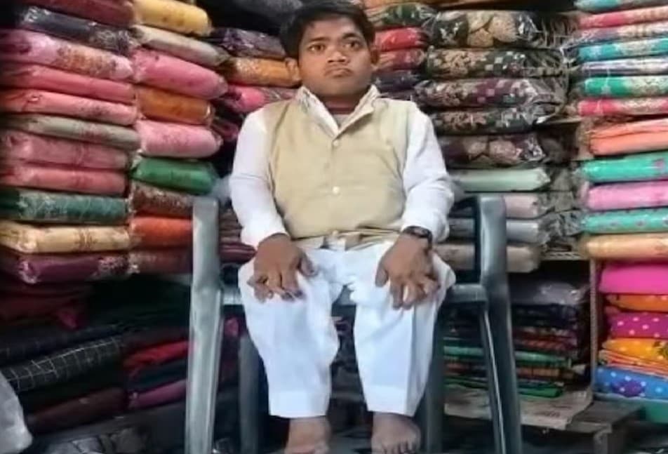 UP News: 3 फीट के दानिश ने लगाई पुलिस से गुहार...साहब मेरा हाइट कम है, लड़की नहीं मिल रही...शादी करवा दो...