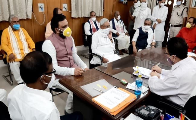 Bihar Vidhan Parishad Election 2020 : एनडीए के पांच और कांग्रेस के एक उम्मीदवार ने भरा पर्चा, कांग्रेस ने ऐन वक्त पर बदला प्रत्याशी