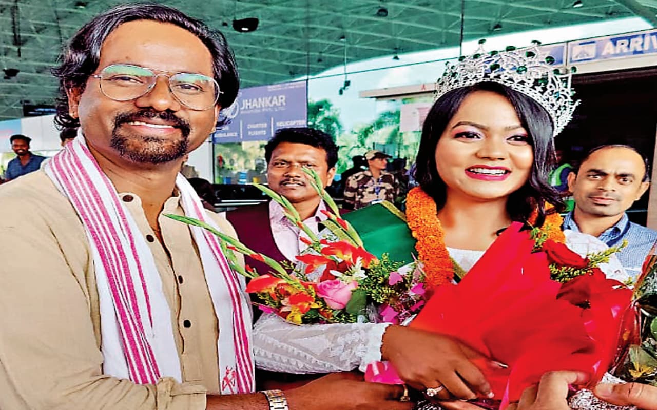 रांची की बेटी का कमाल, क्वींस ऑफ इंटरनेशनल टूरिज्म का खिताब जीतकर देश के साथ झारखंड का नाम किया रौशन रांची की बेटी का कमाल, क्वींस ऑफ इंटरनेशनल टूरिज्म का खिताब जीतकर देश के साथ झारखंड का नाम किया रौशन