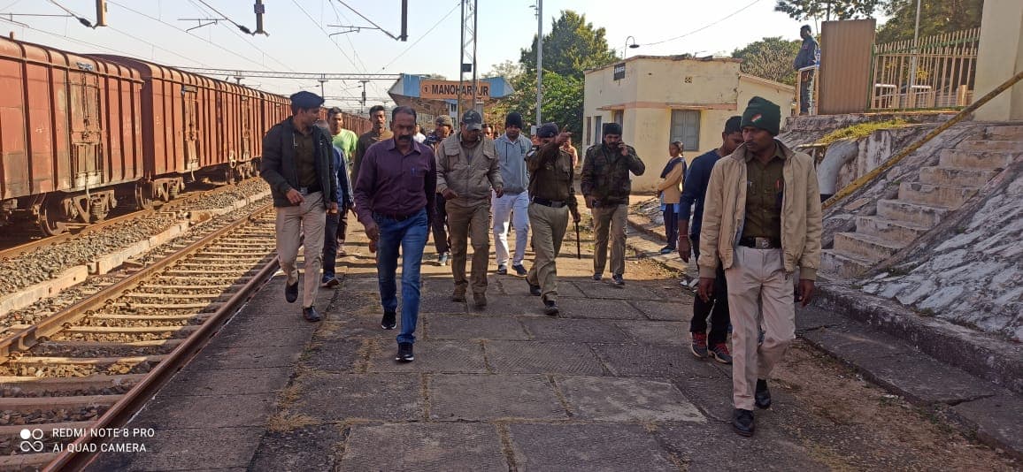 Indian Railways News : झारखंड के पश्चिमी सिंहभूम में पार्सल एक्सप्रेस ट्रेन की चपेट में आने से दो हाथियों की मौत, एक बोगी हुई बेपटरी