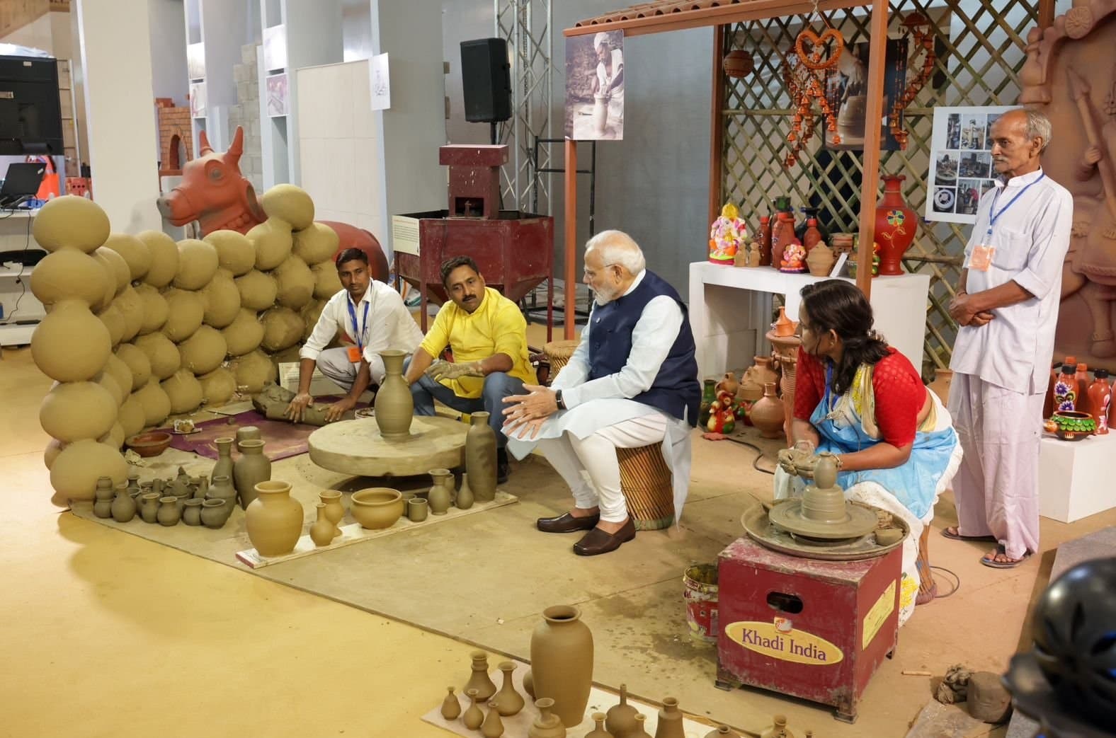 ‘पीएम विश्वकर्मा’ योजना की शुरुआत, प्रधानमंत्री मोदी ने की शिल्पकारों से मुलाकात, देखें तस्वीरें