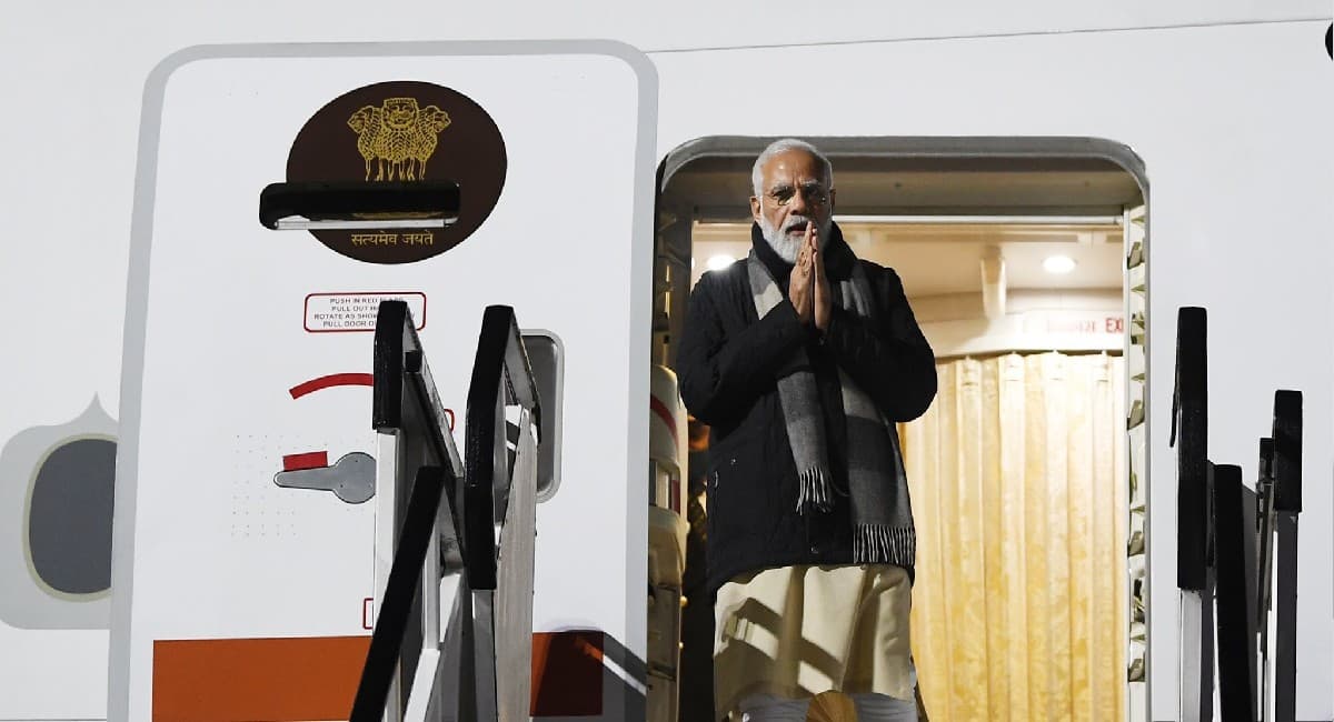 COP26 शिखर सम्मेलन के लिए ग्लासगो पहुंचे पीएम मोदी के स्‍वागत में लगे नारे- ‘‘भारत माता की जय''