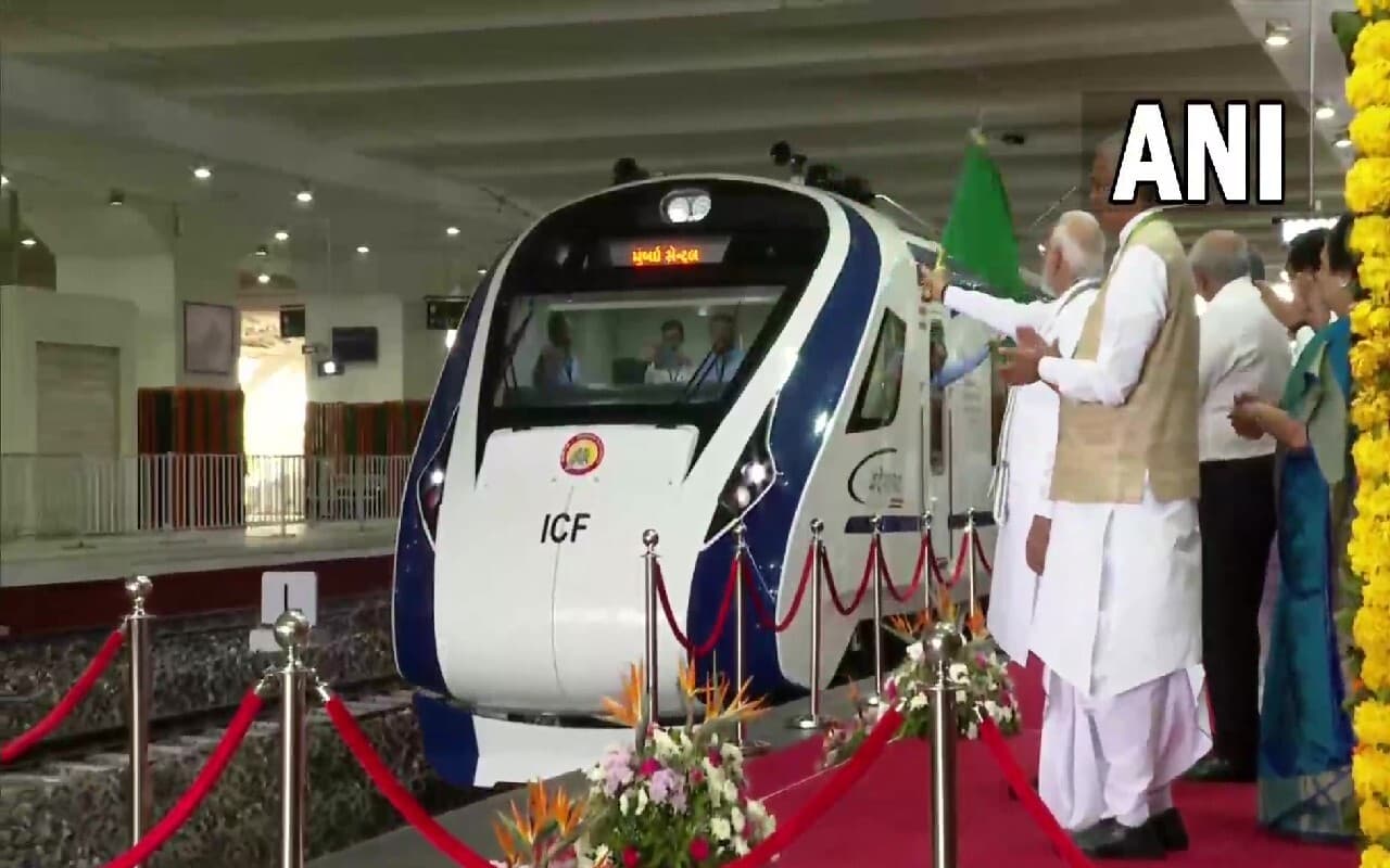 4 घंटे में पूरी होगी देहरादून से दिल्ली का सफर, उत्तराखंड को वंदे भारत एक्सप्रेस की सौगात, जानिए किराया और रूट