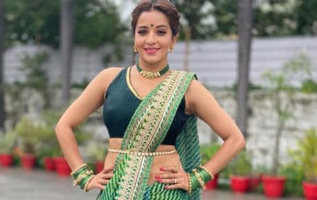 हरे रंग की साड़ी में भोजपुरी एक्ट्रेस मोनालिसा ने ढाया कहर, सावन में वायरल हुआ एक्ट्रेस का ये लुक