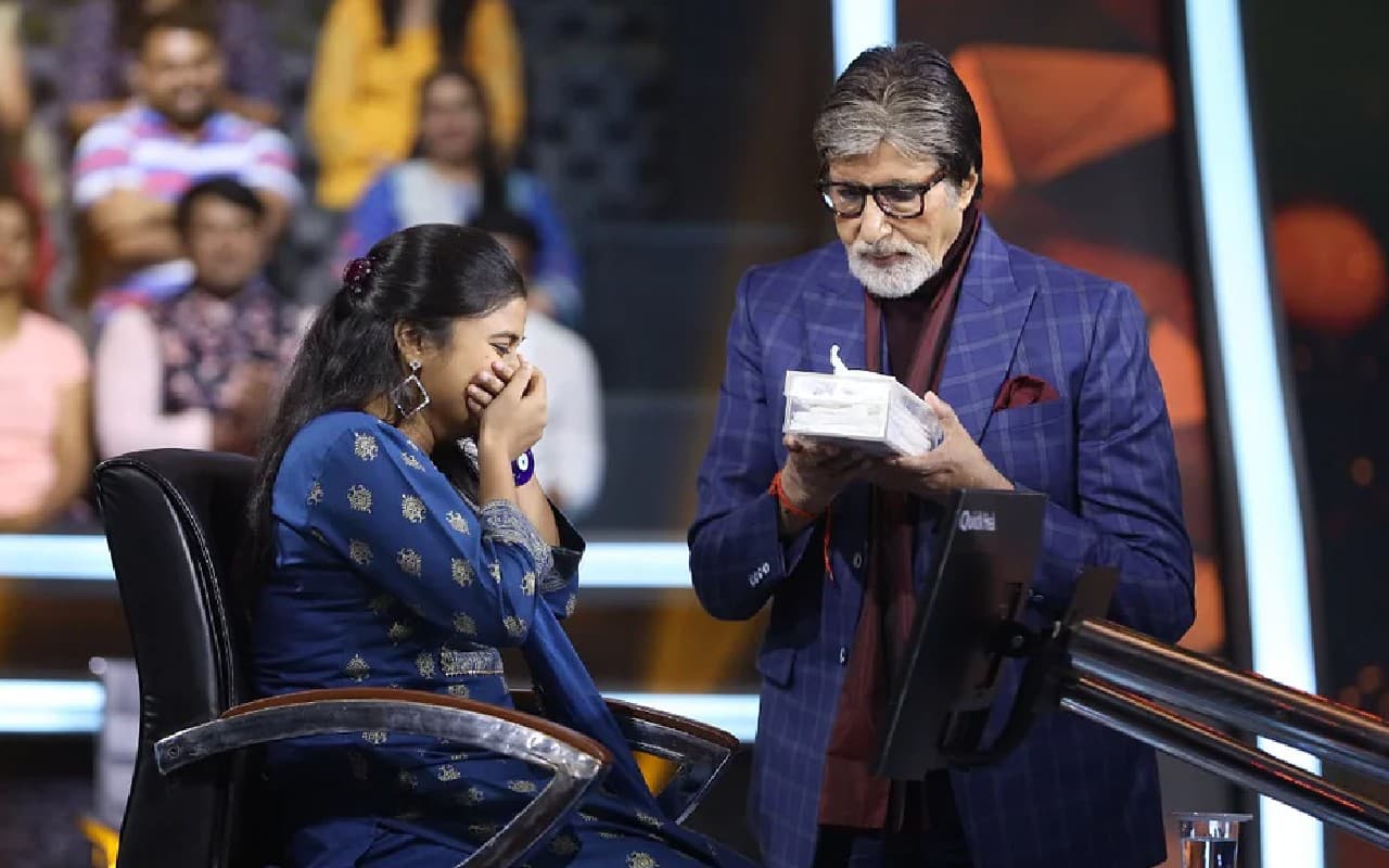 KBC 14: पटना की मोना कुमारी 10 हजार लेकर लौटी,वीडियो कॉल में टीचर ने दिया गलत जवाब, जानें क्या था प्रश्न?