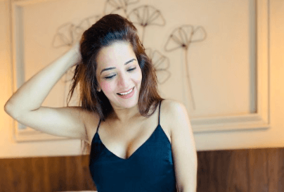 भोजपुरी एक्ट्रेस मोनालिसा ने बेड पर कराया दिलकश फोटोशूट, ब्लैक ड्रेस में फोटो देख फैंस बोले- बिहारी क्वीन