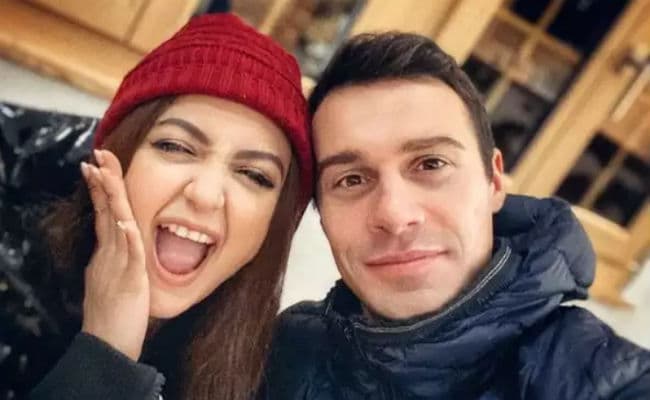 'मुझसे शादी करने आए माइक को देश से 'निकाल' दिया गया था', बॉलीवुड सिंगर मोनाली ठाकुर का खुलासा