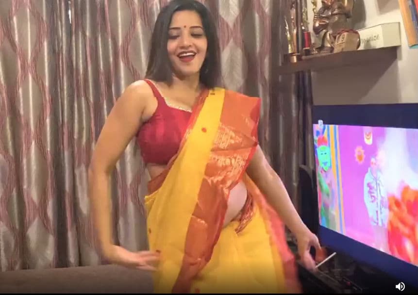 Monalisa ने 'गेंदा फूल...' गाने पर किया जबर डांस, VIDEO देख क्रेजी हुए फैंस