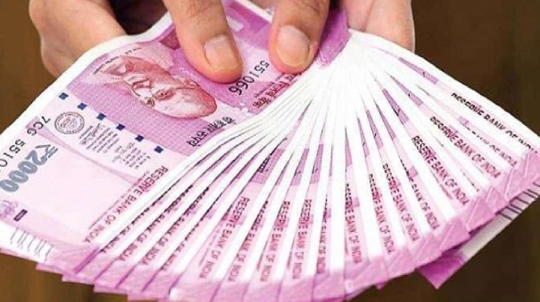 अब पॉलिटिकल फंडिंग के तौर 2000 से अधिक नहीं ले सकती कोई पार्टी, EC ने की सिफारिश