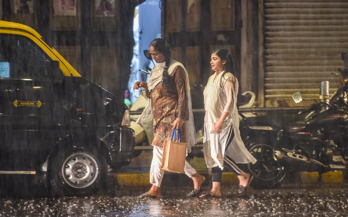 Monsoon Latest Update: महाराष्ट्र पहुंचा मॉनसून, जानें झारखंड, बिहार में लोगों को कब मिलेगी गर्मी से राहत