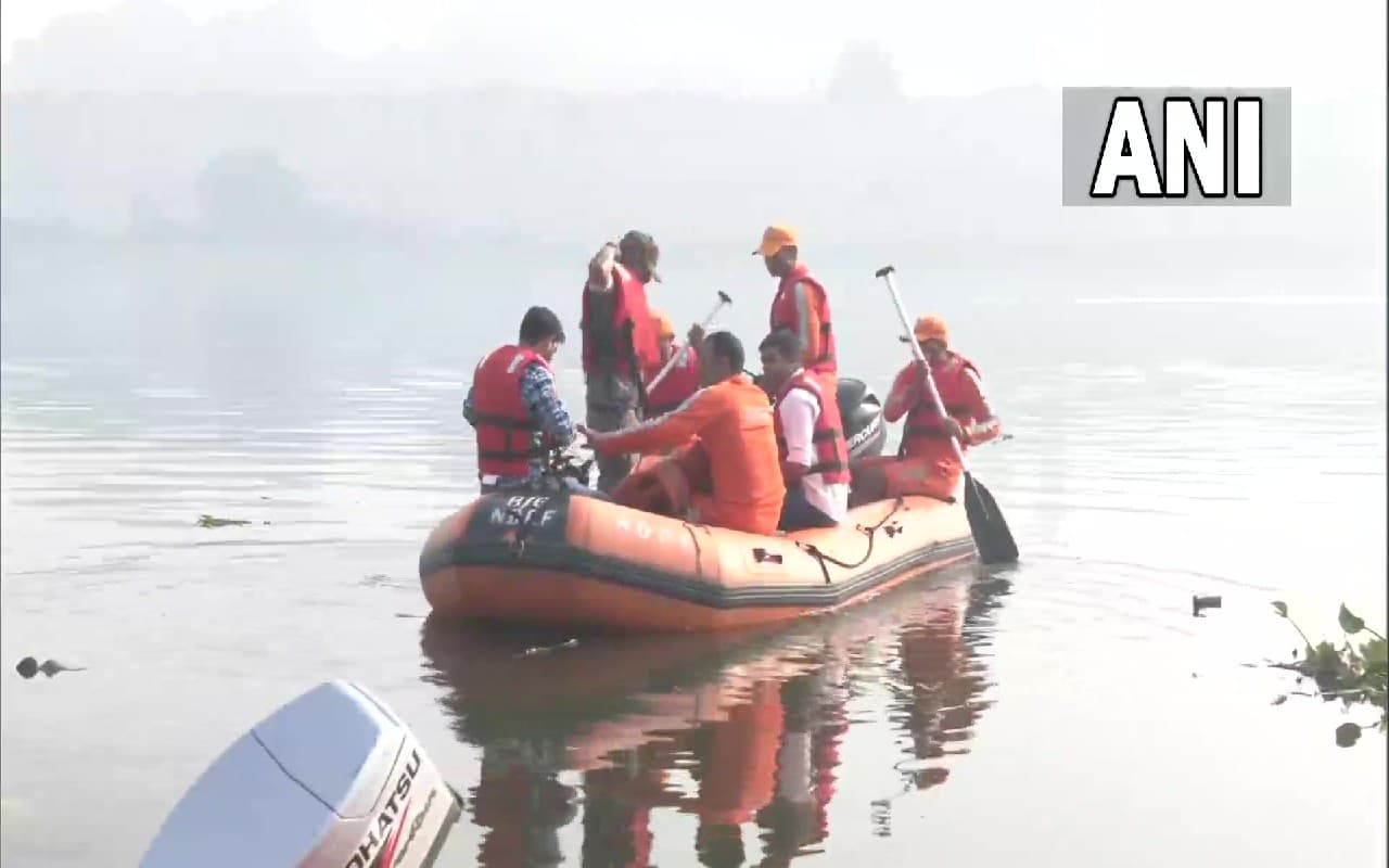 Morbi Bridge Collapse: NDRF का तलाशी अभियान जारी, पुलिस ने कहा इस कारण हुआ इतना बड़ा हादसा