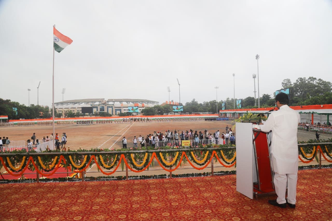 Swatantrata Diwas 2020 : रांची के मोरहाबादी मैदान में सीएम हेमंत सोरेन व दुमका में राज्यपाल द्रौपदी मुर्मू ने किया झंडोत्तोलन