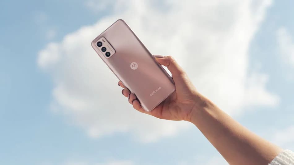 128GB स्टोरेज और एंड्रॉयड 12 जैसे दमदार फीचर्स के साथ आया Motorola का नया स्मार्टफोन 128GB स्टोरेज और एंड्रॉयड 12 जैसे दमदार फीचर्स के साथ आया Motorola का नया स्मार्टफोन