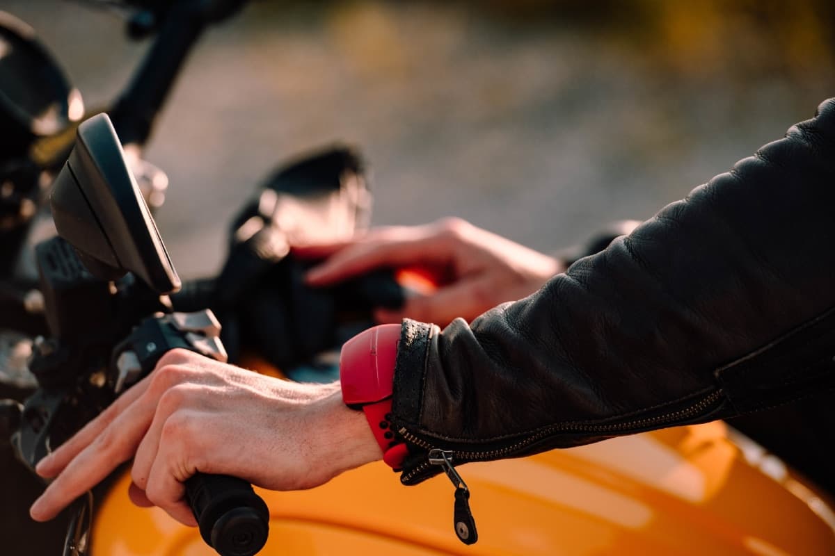 Safety Gear : बाइकर्स को सड़क दुर्घटना से बचाएगा यह शानदार डिवाइस, जानें इसकी कीमत और कैसे करता है काम