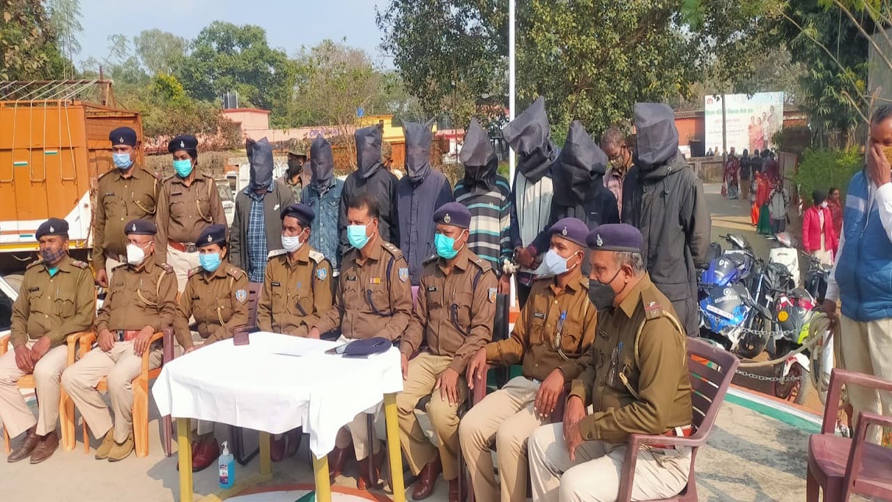 झारखंड के बड़े मोटरसाइकिल चोर गिरोह का पर्दाफाश, सरगना समेत 8 चोर गिरफ्तार, 21 बाइक जब्त