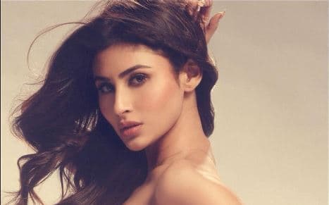 PHOTOS : मौनी रॉय ने अपनी अदाओं से फैंस को फिर बनाया दीवाना, तसवीर देख यूजर्स ने लिखा आपको मेकअप की जरूरत नहीं...