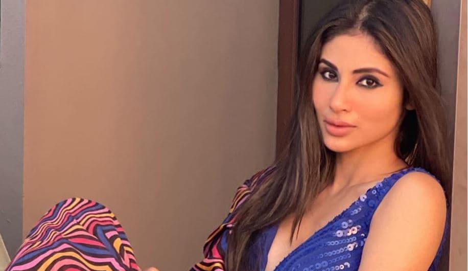 मौनी रॉय ने शादी के तुरंत बाद शेयर की ग्लैमरस तसवीरें, कैप्शन में लिखा- प्यार की जिंदगी कभी नीरस नहीं…