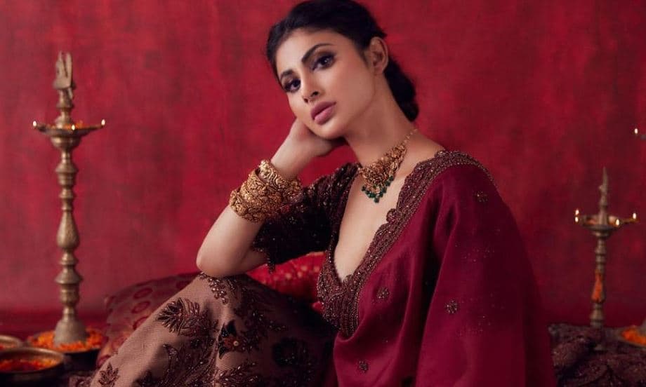 मौनी रॉय और दिशा पटानी ने शॉर्ट ड्रेस में इंटरनेट का बढ़ाया पारा, हॉटनेस देख फैंस बोले- हाय गर्मी...