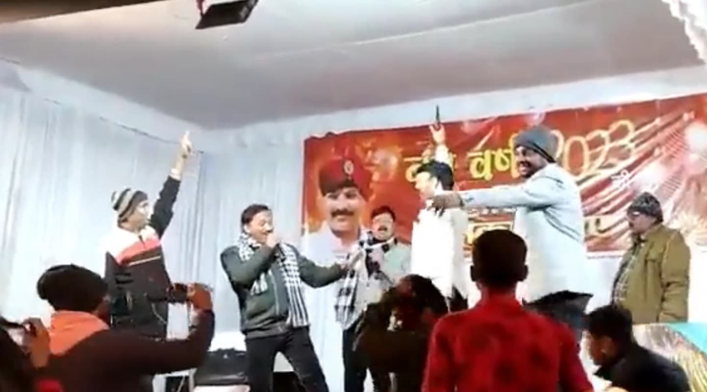 'मैं हूं डॉन', मध्य प्रदेश कांग्रेस विधायक का 'तमंचे पर डिस्को' वायरल, देखें वीडियो