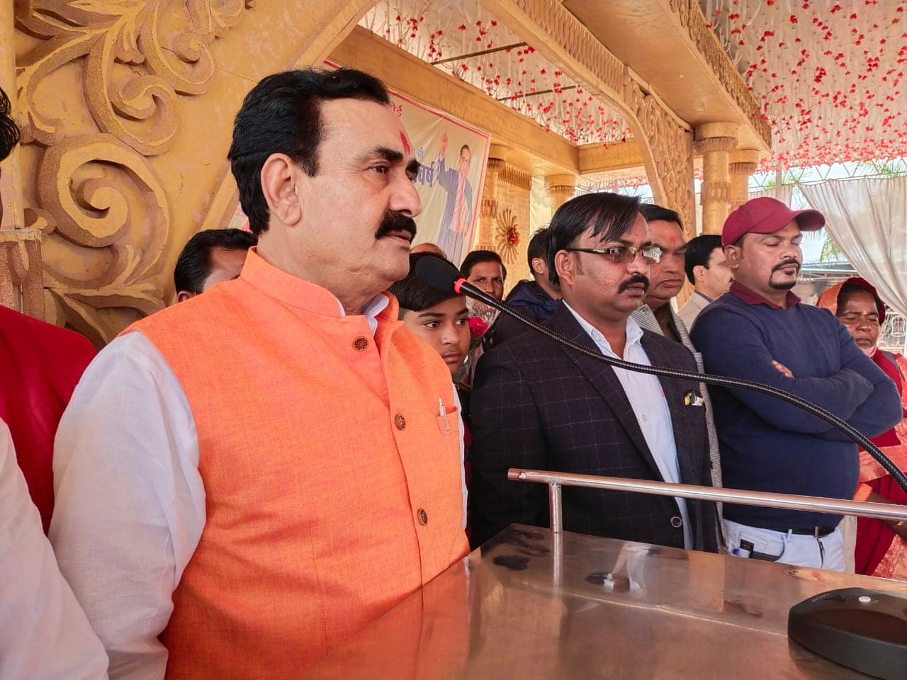 MP Lockdown News: बिना मास्क नहीं मिलेगा पेट्रोल-डीजल, गृहमंत्री ने लॉकडाउन को लेकर कही ये बात